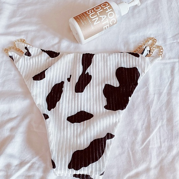 SHEIN cow print with gold chains bikini bottoms - Picture 3 of 4